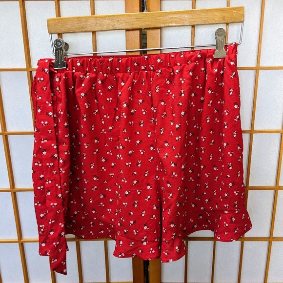 E & M brand flirty Cherry Colored Ditsy Floral Mini-Skort - Picture 4 of 16